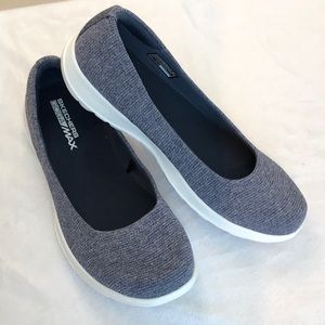 Sketchers Go Go Max size 8.5